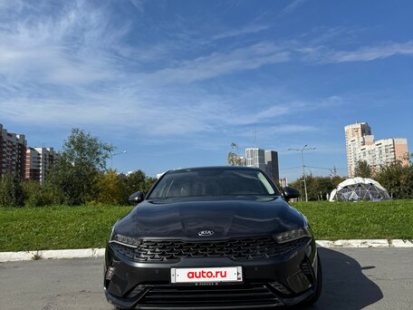 2021 Kia K5 III, серый, 2250000 рублей, вид 2