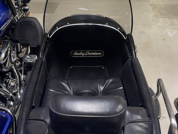 2010 Harley-Davidson Electra Glide, синий, 2150000 рублей - вид 24