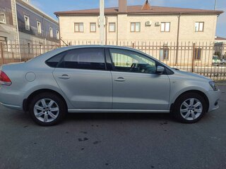 2014 Volkswagen Polo V, серый, 1250000 рублей, вид 3
