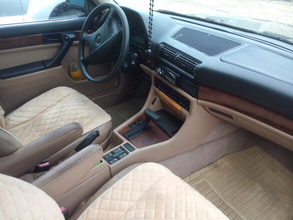 1990 BMW 7 серии 750i II (E32), чёрный - вид 7
