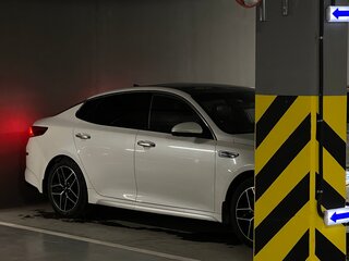 2019 Kia Optima IV Рестайлинг, белый, 1900000 рублей, вид 3