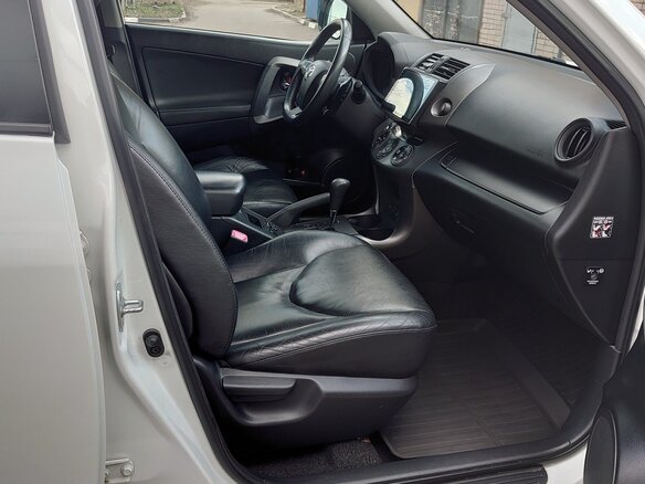 2011 Toyota RAV4 III (XA30) Рестайлинг, белый, 1500000 рублей - вид 5