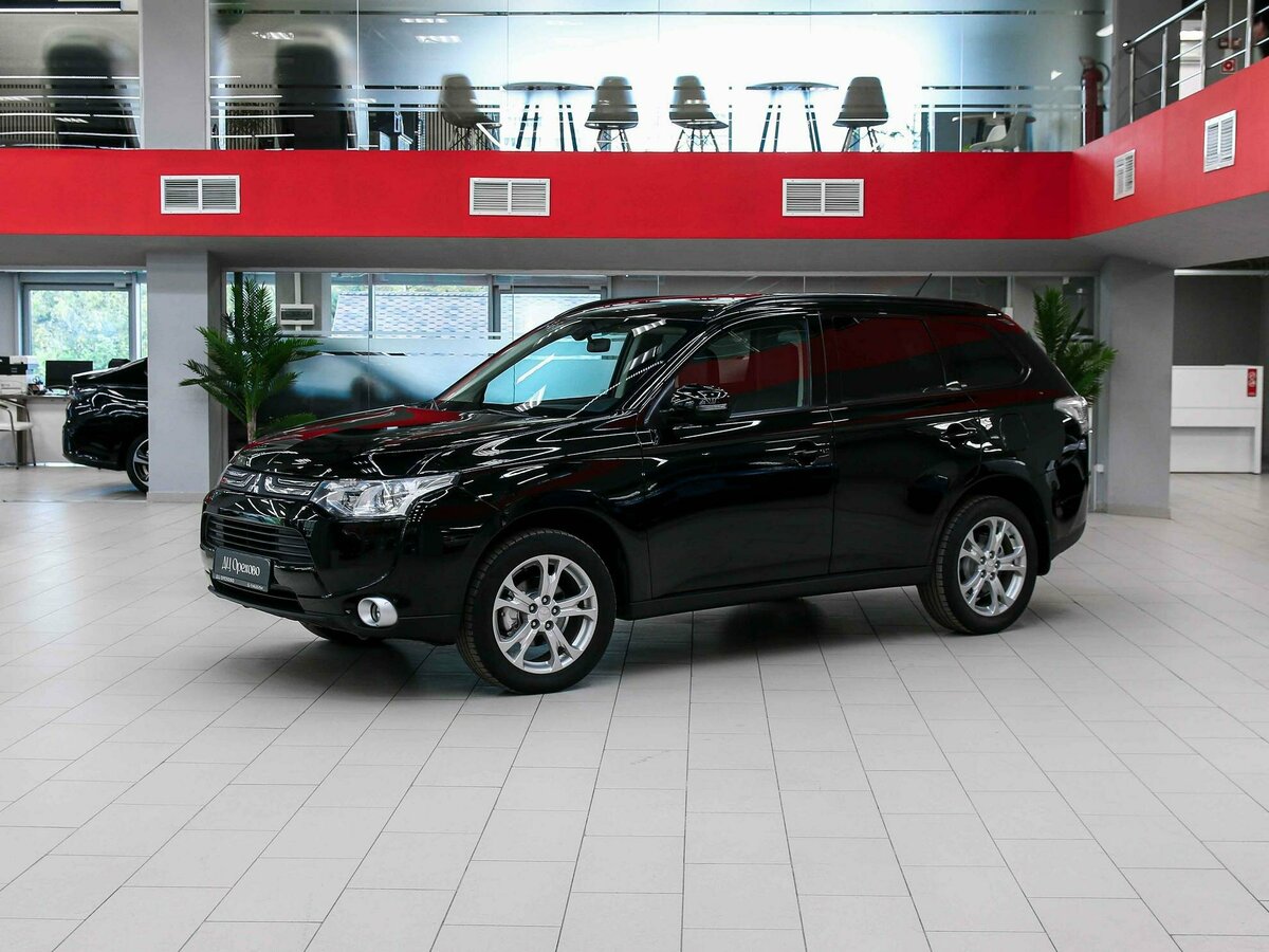 Открыть фотографии: Mitsubishi Outlander III