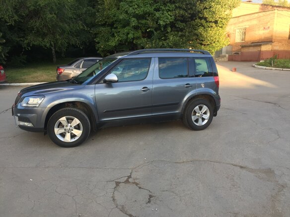 2014 Skoda Yeti I Рестайлинг, серый - вид 3