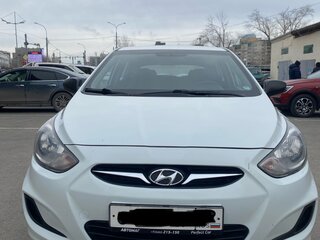 2012 Hyundai Solaris I, белый, 980000 рублей, вид 4