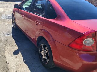 2008 Ford Focus II Рестайлинг, красный, 480000 рублей, вид 3