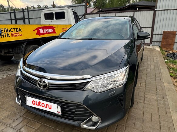 2016 Toyota Camry VII (XV50) Рестайлинг, серебристый, 2450000 рублей - вид 2