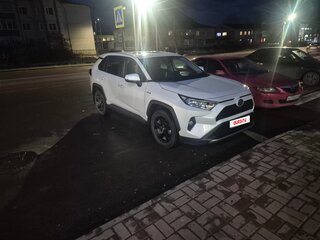2021 Toyota RAV4 V (XA50), белый, 3950000 рублей, вид 3