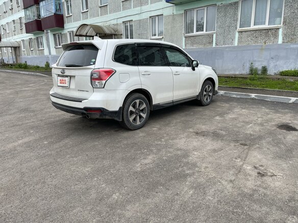 2017 Subaru Forester IV Рестайлинг 2, белый, 2400000 рублей - вид 2
