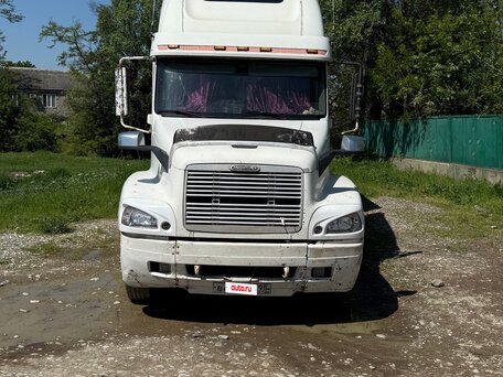 2002 Freightliner Century Class, белый, 2950000 рублей, вид 1