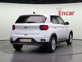 2021 Hyundai Venue I, белый, 1800000 рублей, вид 2