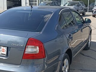2011 Skoda Octavia II (A5) Рестайлинг, серый, 800000 рублей, вид 4