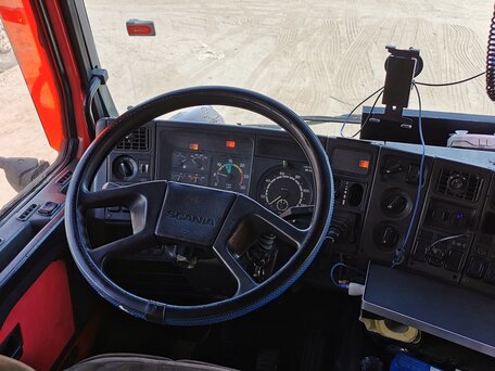 1996 Scania 3-Series, красный, 650000 рублей, вид 2