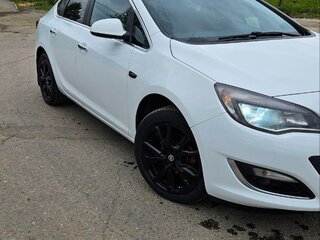 2013 Opel Astra J Рестайлинг, белый, 1070000 рублей, вид 5