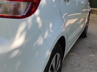 2017 Kia Rio III Рестайлинг, белый, 1320000 рублей, вид 3