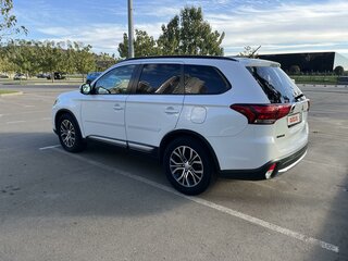 2016 Mitsubishi Outlander III Рестайлинг 2, белый, 1750000 рублей, вид 5