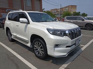2018 Toyota Land Cruiser Prado 150 Series Рестайлинг 2, белый, 5500000 рублей, вид 2
