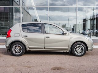 2011 Renault Sandero I, бежевый, 550000 рублей, вид 3