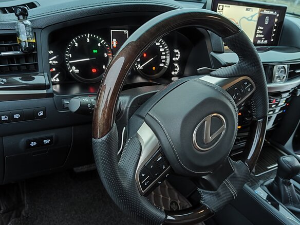 2016 Lexus LX 450d III Рестайлинг 2, синий, 6650000 рублей - вид 10