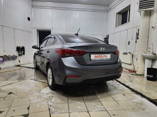2018 Hyundai Solaris II, серый, 1640000 рублей, вид 4