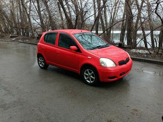 2002 Toyota Vitz I (P10), красный, 450000 рублей, вид 3
