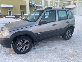 2018 Chevrolet Niva I Рестайлинг, коричневый, 730000 рублей, вид 1