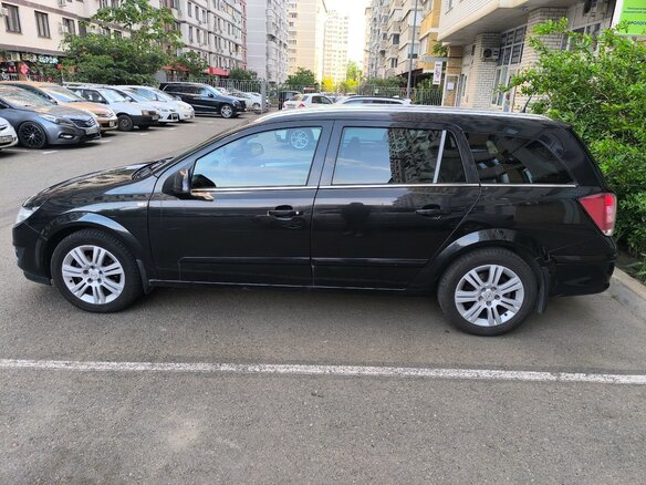 2012 Opel Astra H Рестайлинг, чёрный, 750000 рублей - вид 3