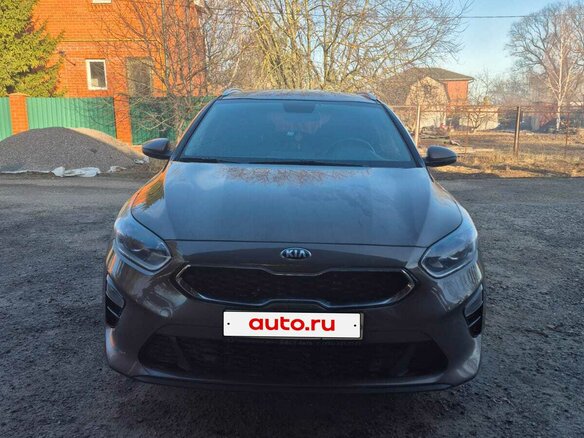 2020 Kia Ceed III, коричневый, 1850000 рублей - вид 2
