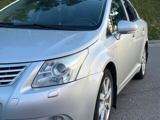 2009 Toyota Avensis III, серебристый, 1050000 рублей, вид 2