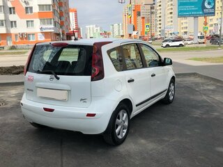 2012 Nissan Note I Рестайлинг, белый, 700000 рублей, вид 5
