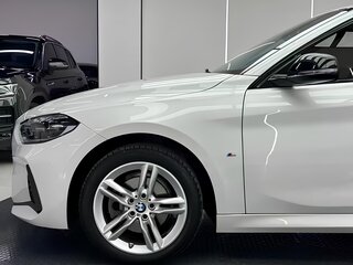 2022 BMW 1 серии 120i III (F52) Рестайлинг, белый, 2500000 рублей, вид 4