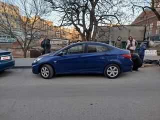 2013 Hyundai Solaris I, синий, 650000 рублей, вид 3