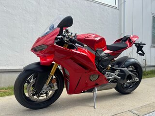 2025 Ducati Panigale V4, красный, 2547000 рублей, вид 2