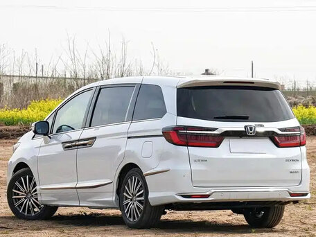 2025 Honda Elysion II Рестайлинг 2, белый, 5660000 рублей, вид 4