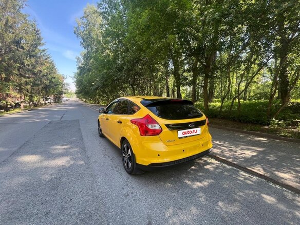 2013 Ford Focus III, жёлтый, 540000 рублей - вид 4