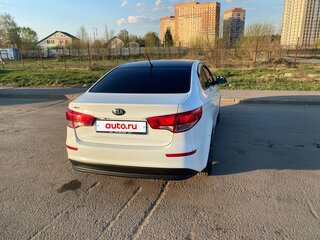 2015 Kia Rio III Рестайлинг, белый, 800000 рублей, вид 3
