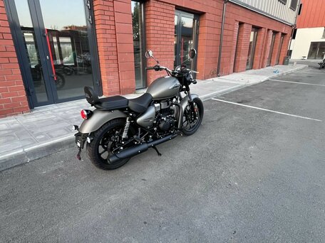 2026 Royal Enfield Meteor, серый, 519000 рублей, вид 2
