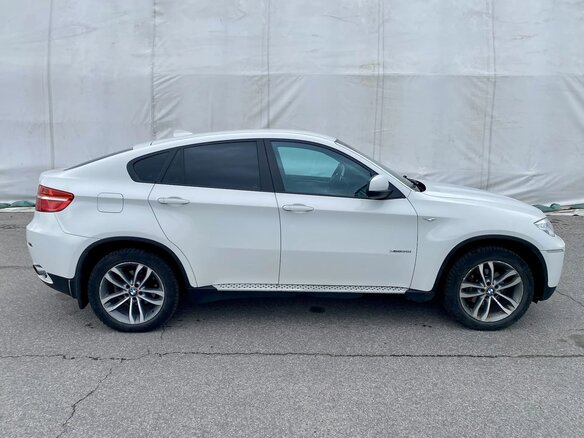 2014 BMW X6 35i I (E71) Рестайлинг, белый, 1750000 рублей - вид 4