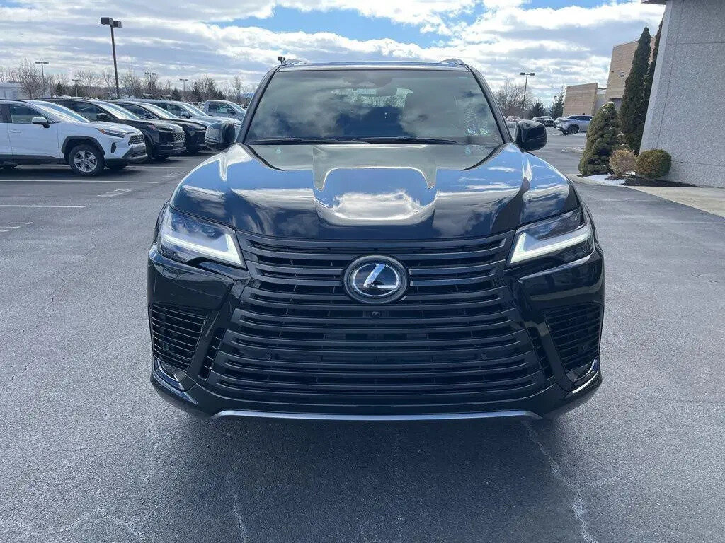 Открыть фотографии: Lexus LX IV