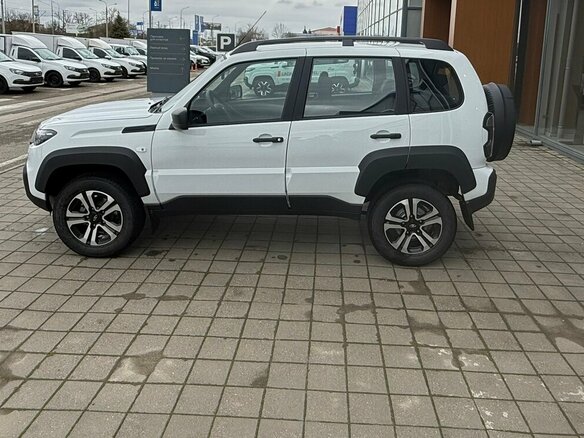 2026 Lada (ВАЗ) Niva Travel I Рестайлинг, белый, 1717000 рублей - вид 9
