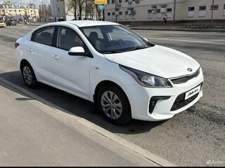 2019 Kia Rio IV, белый, 1200000 рублей, вид 4