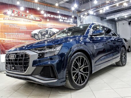 2018 Audi Q8 55 TFSI I (4M), синий, 5500000 рублей, вид 2