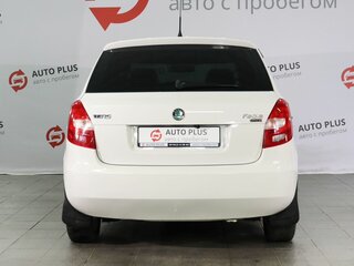 2010 Skoda Fabia II Рестайлинг, белый, 439000 рублей, вид 4