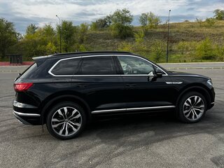 2021 Volkswagen Touareg III, чёрный, 8999999 рублей, вид 5