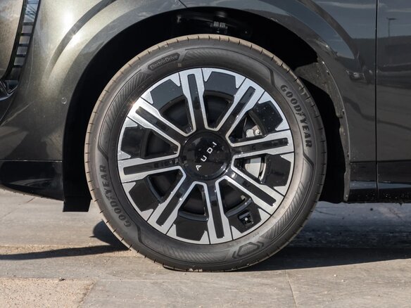 2026 Audi E7X, зелёный, 7980757 рублей - вид 20