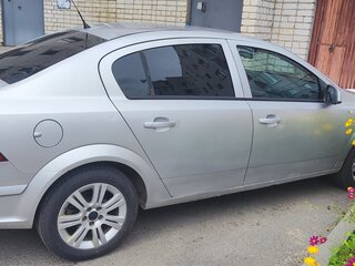 2010 Opel Astra H Рестайлинг, серебристый, 255000 рублей, вид 1