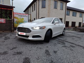 2012 Ford Fusion (North America) II, бежевый, 700000 рублей, вид 1