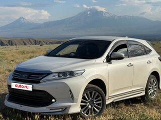 2017 Toyota Harrier III (XU60) Рестайлинг, белый, 2900000 рублей, вид 4