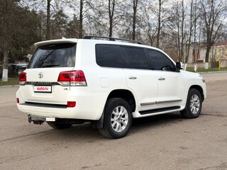 2016 Toyota Land Cruiser 200 Series Рестайлинг 2, белый, 5400000 рублей, вид 5