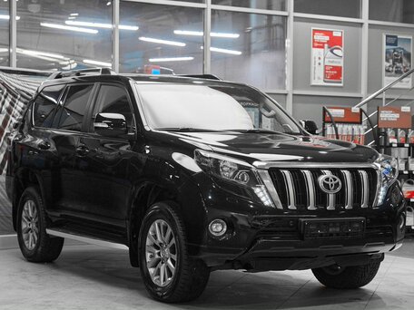 2017 Toyota Land Cruiser Prado 150 Series Рестайлинг 1, чёрный, 3489000 рублей, вид 3